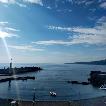 B&B La Spiaggetta Di Stazzo 阿奇雷亚莱 外观 照片