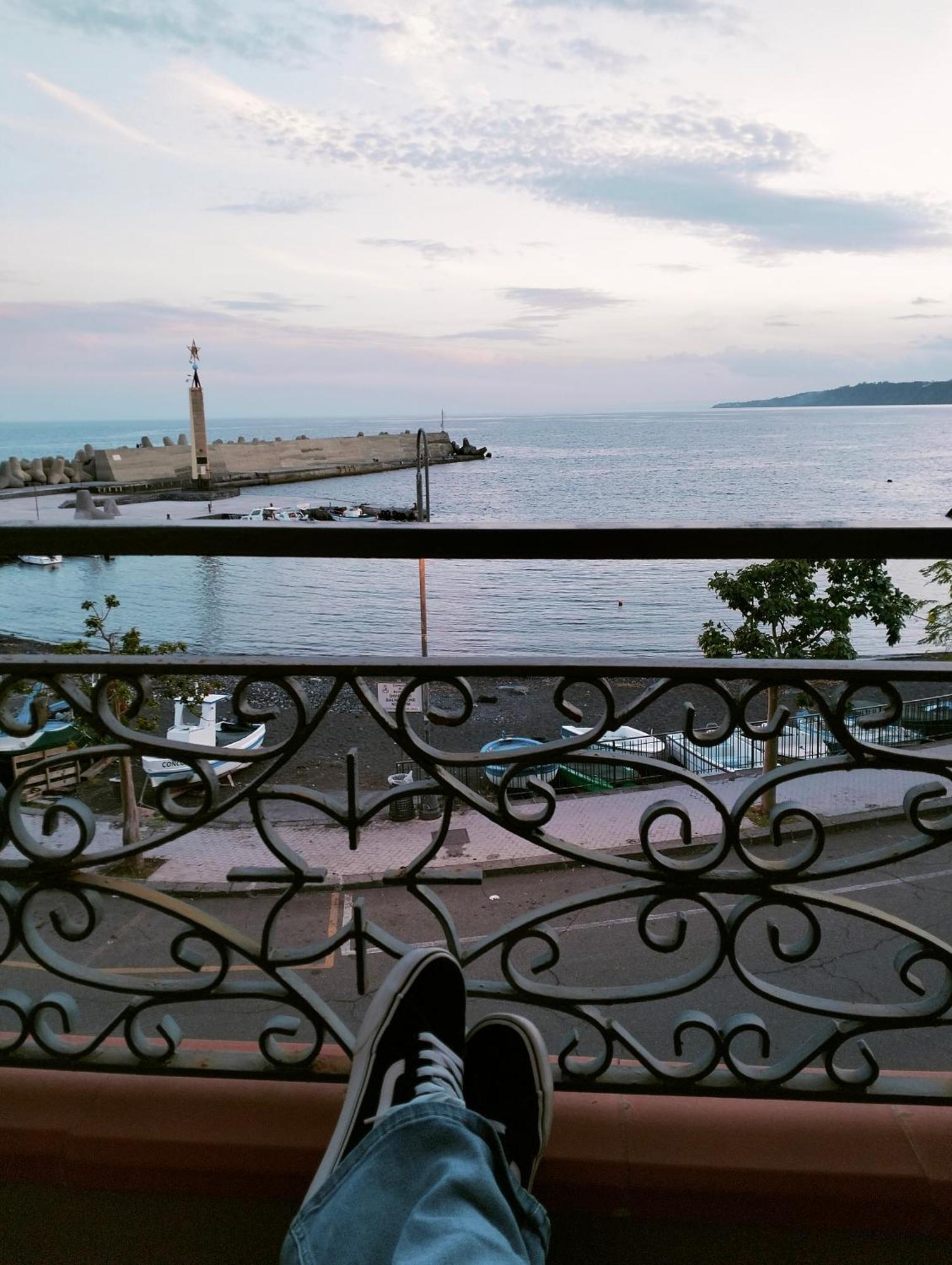 B&B La Spiaggetta Di Stazzo 阿奇雷亚莱 外观 照片